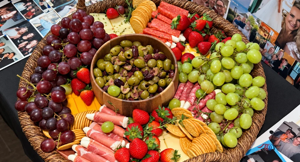 How-Many-Appetizers-Do-You-Need-for-a-Wedding-Cocktail-Hour